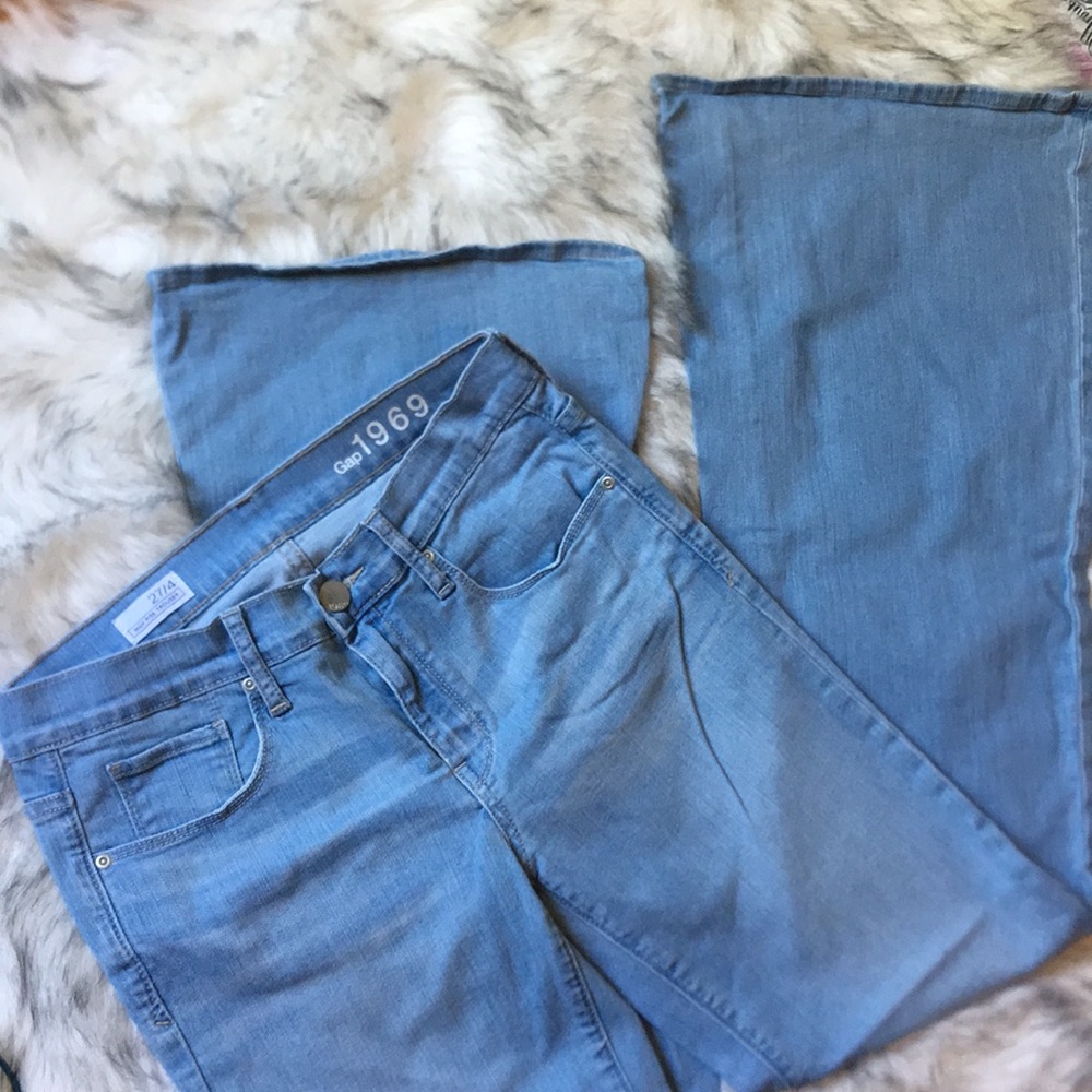 NWOT Gap 1969 High Rise Trouser Flare Jeans!